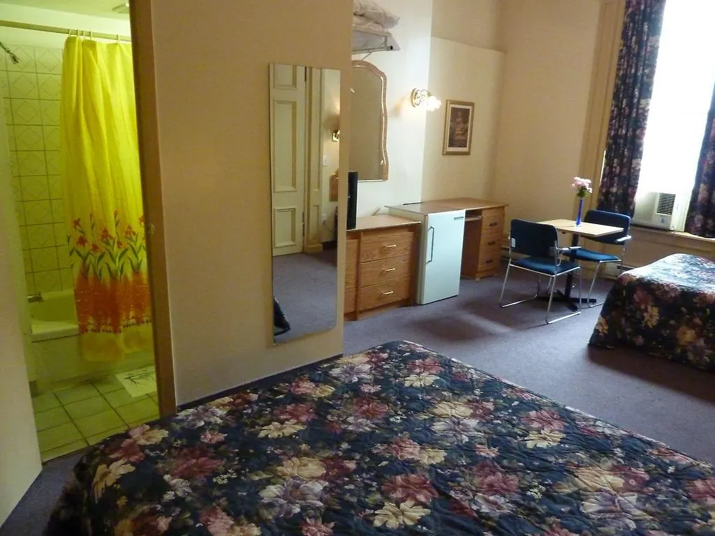 Econohotel Montreal